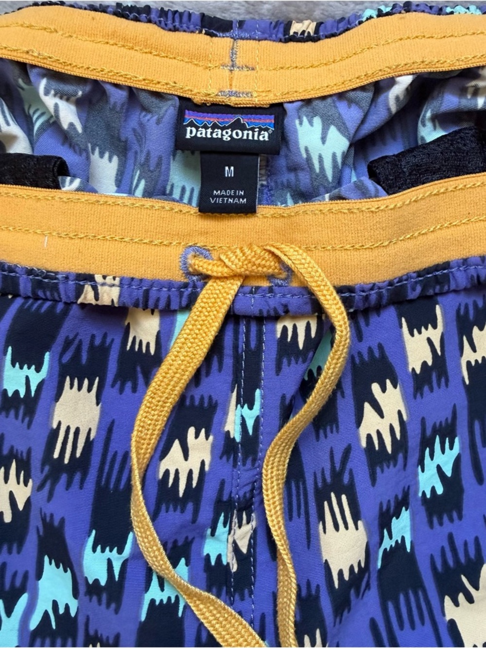 Patagonia Printed Baggies Shorts Size M Colorful Pattern Elastic Waist